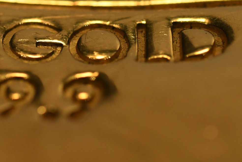 Ouro recua mais de 2% após Trump negar tarifa sobre importações nos Estados Unidos - Imagem do artigo original