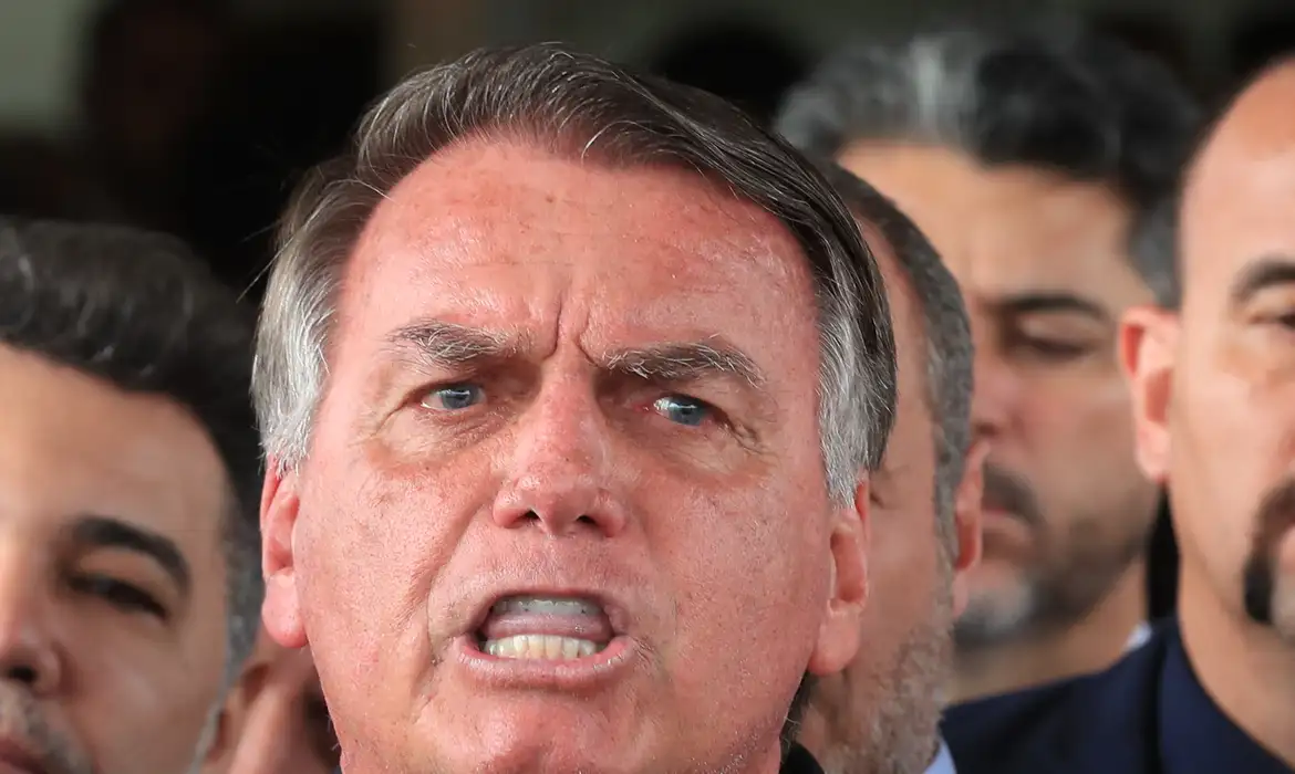 Exames apontam vestígios de inflamações nos pulmões e no sistema digestivo de Bolsonaro - Imagem do artigo original