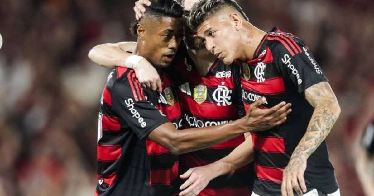 Flamengo resolve partida em cinco minutos e supera o Vitória no Maracanã - Imagem do artigo original