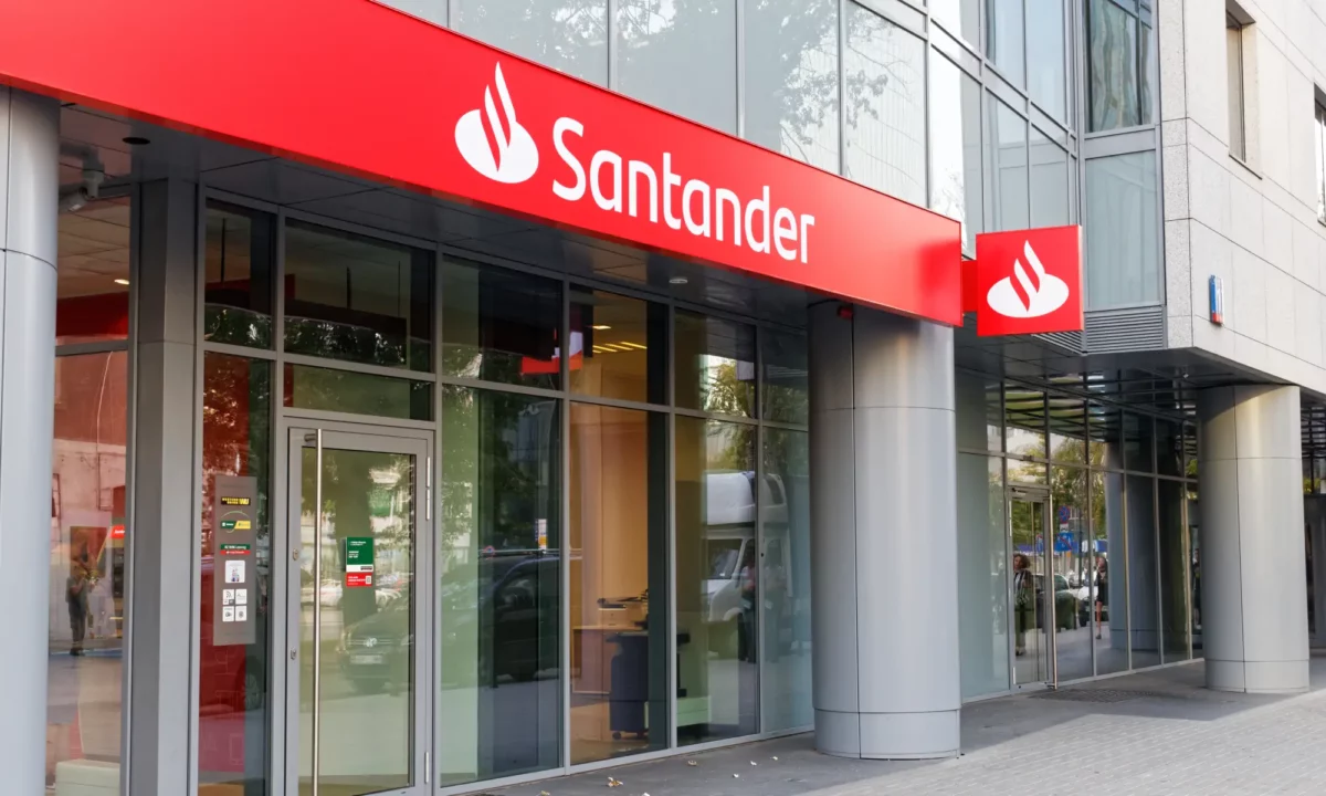 Santander passa a liberar Pix utilizando o limite do cartão de crédito - Imagem do artigo original