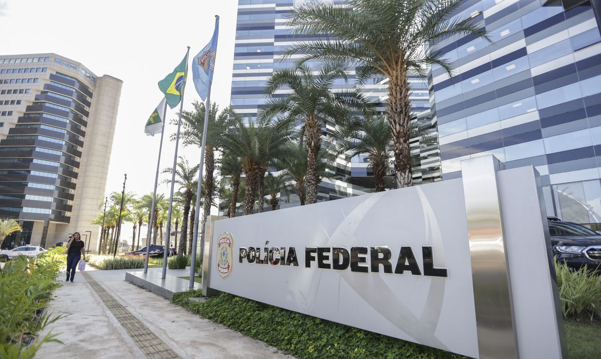 PF mira esquema bilionário de lavagem de dinheiro em postos de combustíveis - Imagem do artigo original