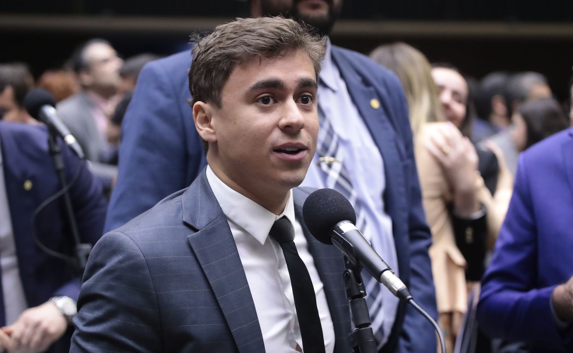 Deputado do PT pede investigação da PGR contra Nikolas Ferreira por suposta lavagem de dinheiro - Imagem do artigo original