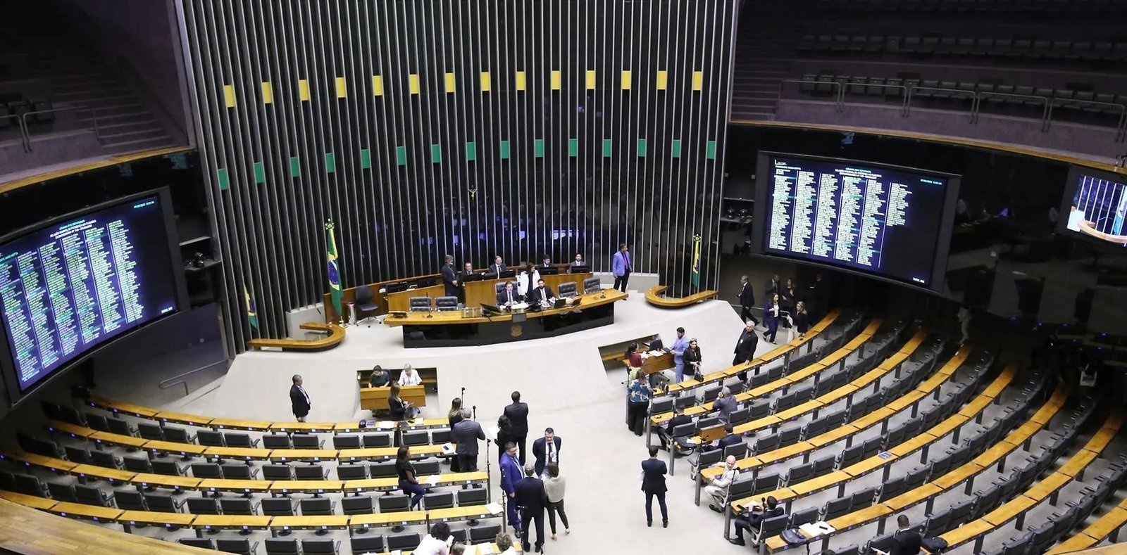 PEC da Blindagem enfrenta barreiras no Senado, Planalto e STF - Imagem do artigo