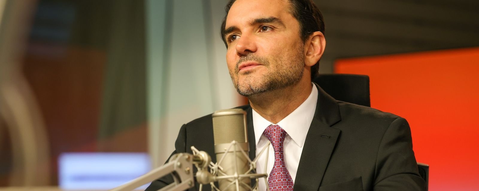 Sabino deixa Turismo após pressão do União Brasil - Imagem do artigo