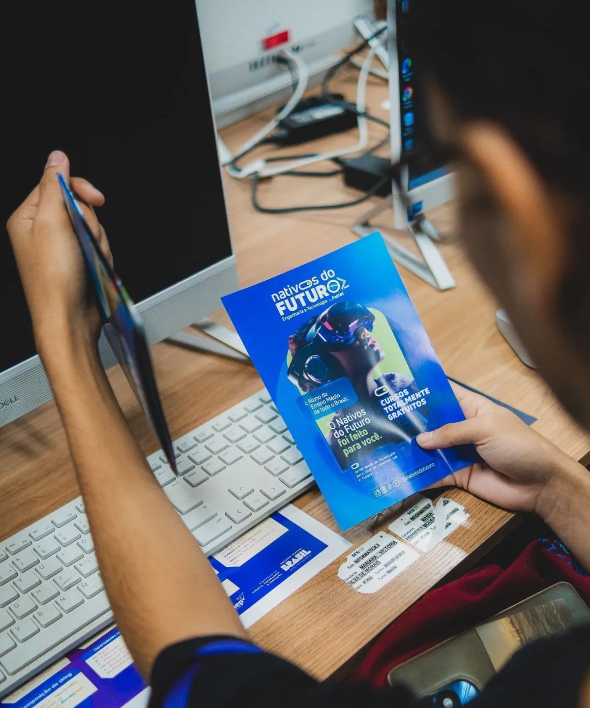 Cursos gratuitos de IA e robótica atraem estudantes do ensino médio - Imagem do artigo