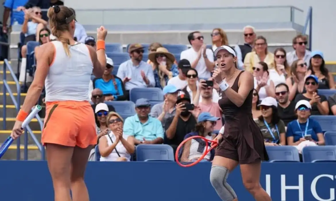 Dupla Luisa Stefani e Timea Babos garante vaga nas quartas de final do US Open - Imagem do artigo original