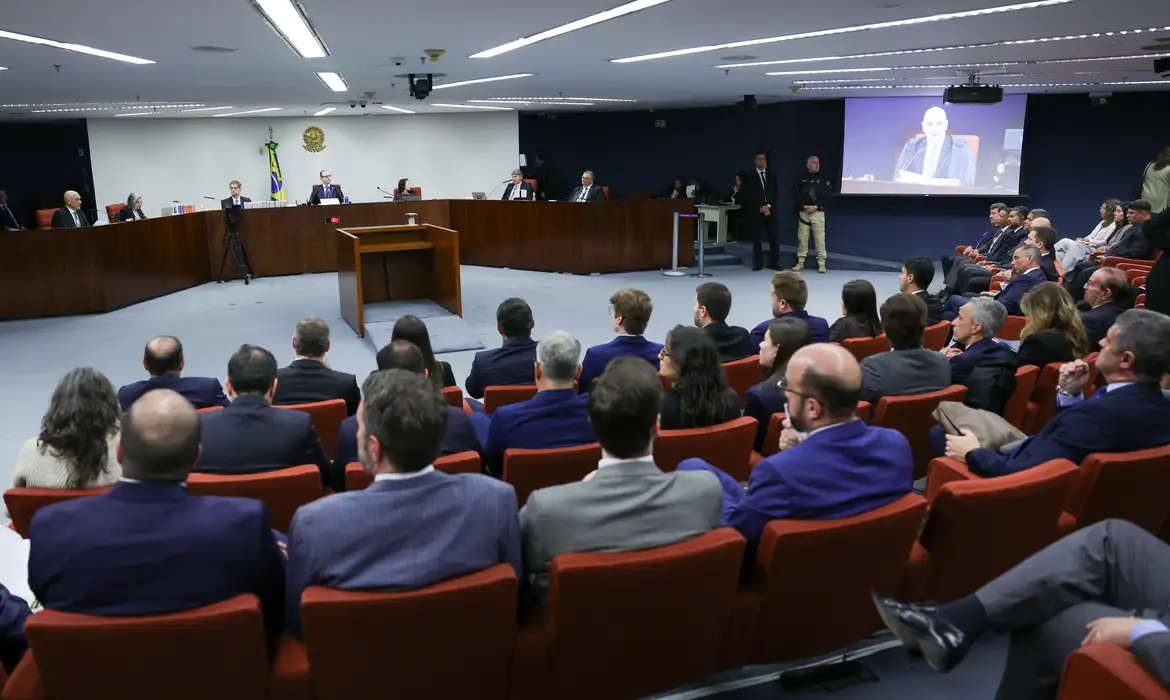 STF reinicia julgamento de Bolsonaro e aliados; sustentações das defesas marcam a tarde - Imagem do artigo original