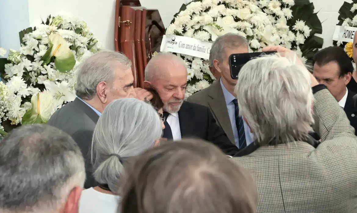 Lula destaca Mino Carta como maior jornalista do país durante despedida em São Paulo - Imagem do artigo original
