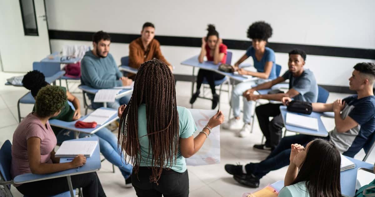 MEC oferece curso online e gratuito de 180 horas para professores do ensino médio - Imagem do artigo original
