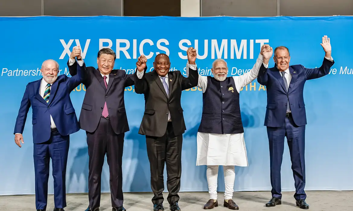 Lula aborda tarifaço dos EUA e conflitos na Ucrânia e Gaza em cúpula virtual do Brics - Imagem do artigo original