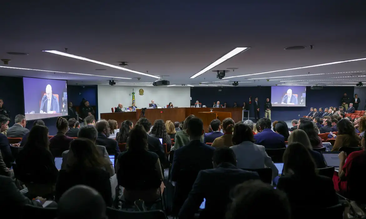 STF inicia fase final do julgamento de Bolsonaro e ex-ministros - Imagem do artigo original