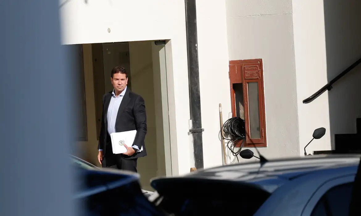 Fux vota por suspender integralmente processo contra Alexandre Ramagem no STF - Imagem do artigo original