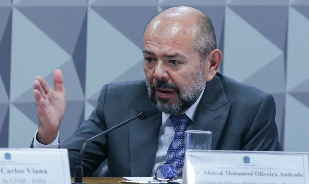 Ex-presidente do INSS admite incapacidade de fiscalizar descontos em benefícios - Imagem do artigo original