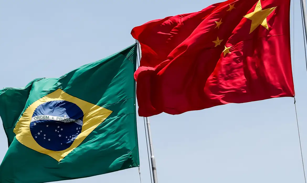 Brasil-China lidera expansão de vagas formais no comércio exterior entre 2008 e 2022 - Imagem do artigo original