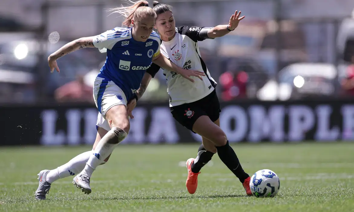 Corinthians e Cruzeiro decidem título do Brasileiro Feminino neste domingo - Imagem do artigo original