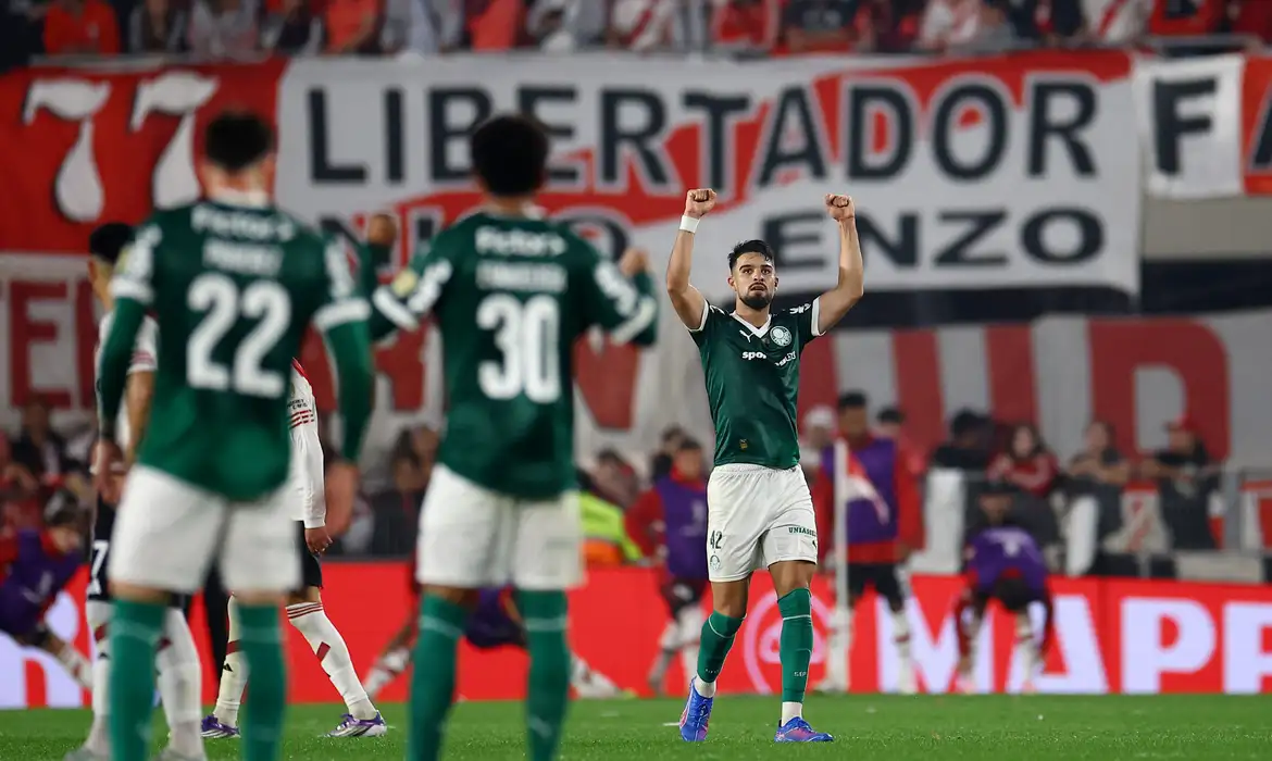 Palmeiras derrota River Plate em Buenos Aires e fica perto da semifinal da Libertadores - Imagem do artigo original