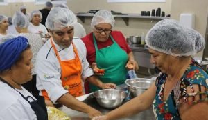 Cursos gratuitos de bolos de Natal e panetones abrem 300 vagas - Imagem do artigo