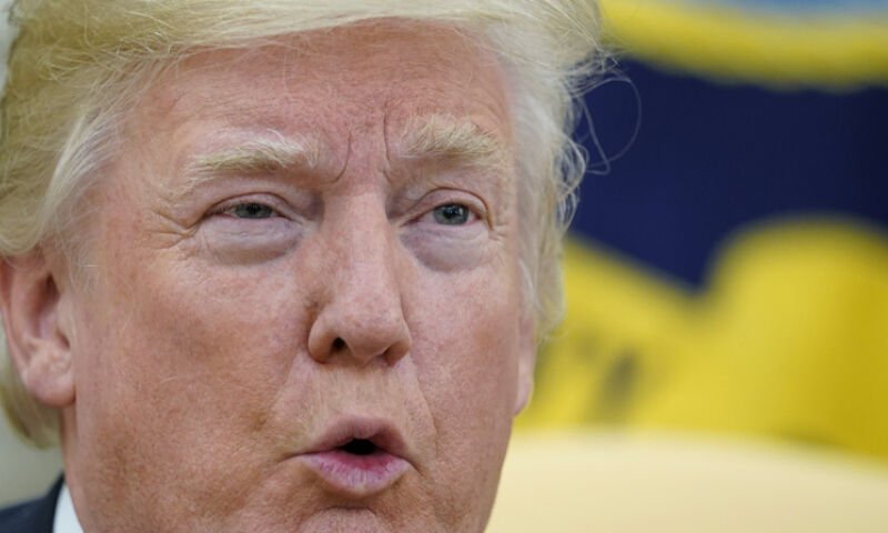 Trump corta subsídios à Colômbia após acusar Petro - Imagem do artigo