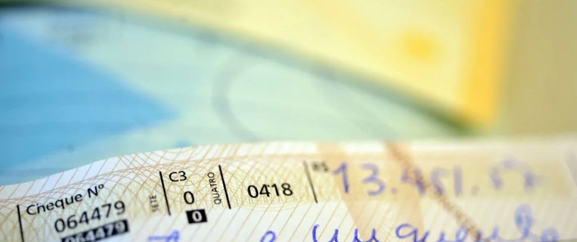 Bradesco deixará de emitir cheques para PF e MEI em 2025 - Imagem do artigo