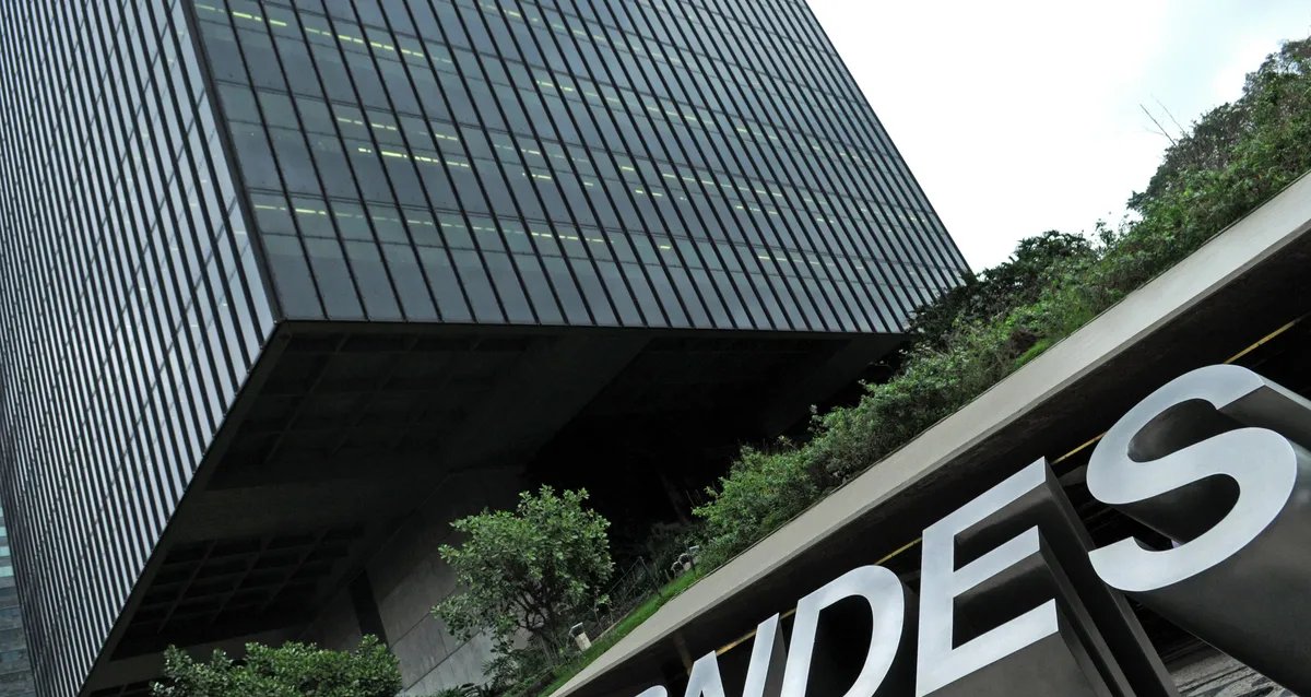 Lucro líquido do BNDES recua 9% até setembro de 2025 - Imagem do artigo