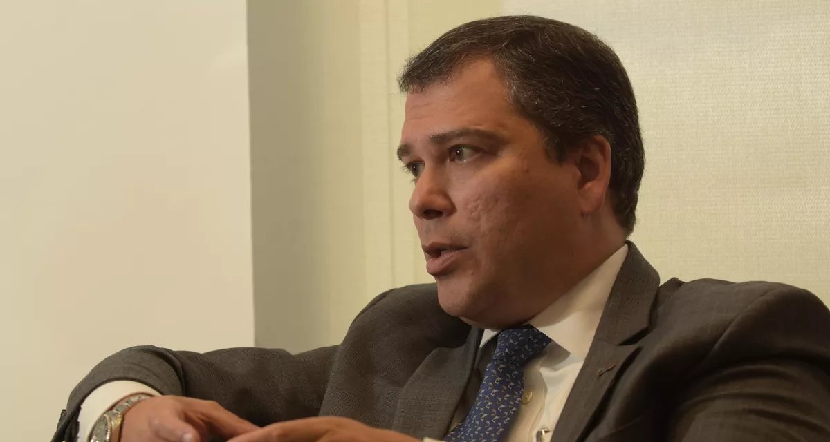 Presidente afastado do BRB afirma colaborar no Caso Master - Imagem do artigo