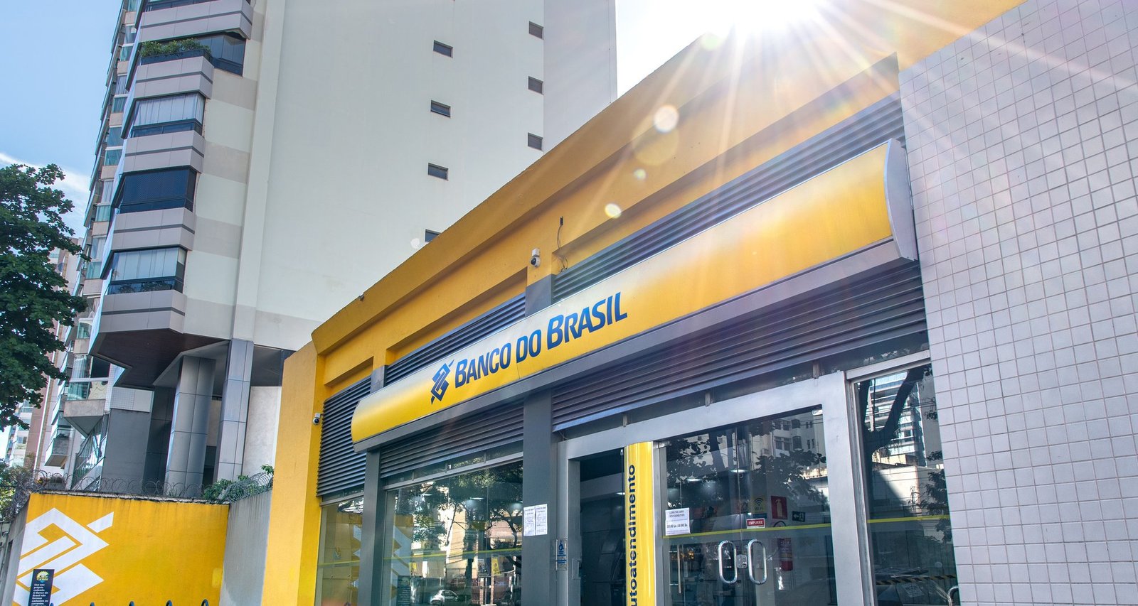Altus Liv: cartão premium de metal do BB para alta renda - Imagem do artigo