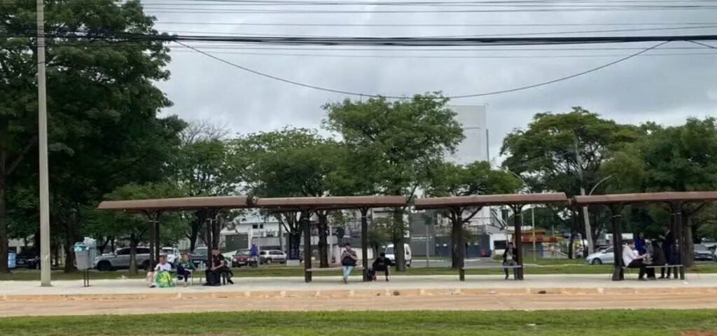 Bolsonaro preso recebe primeira visita de advogado na PF
