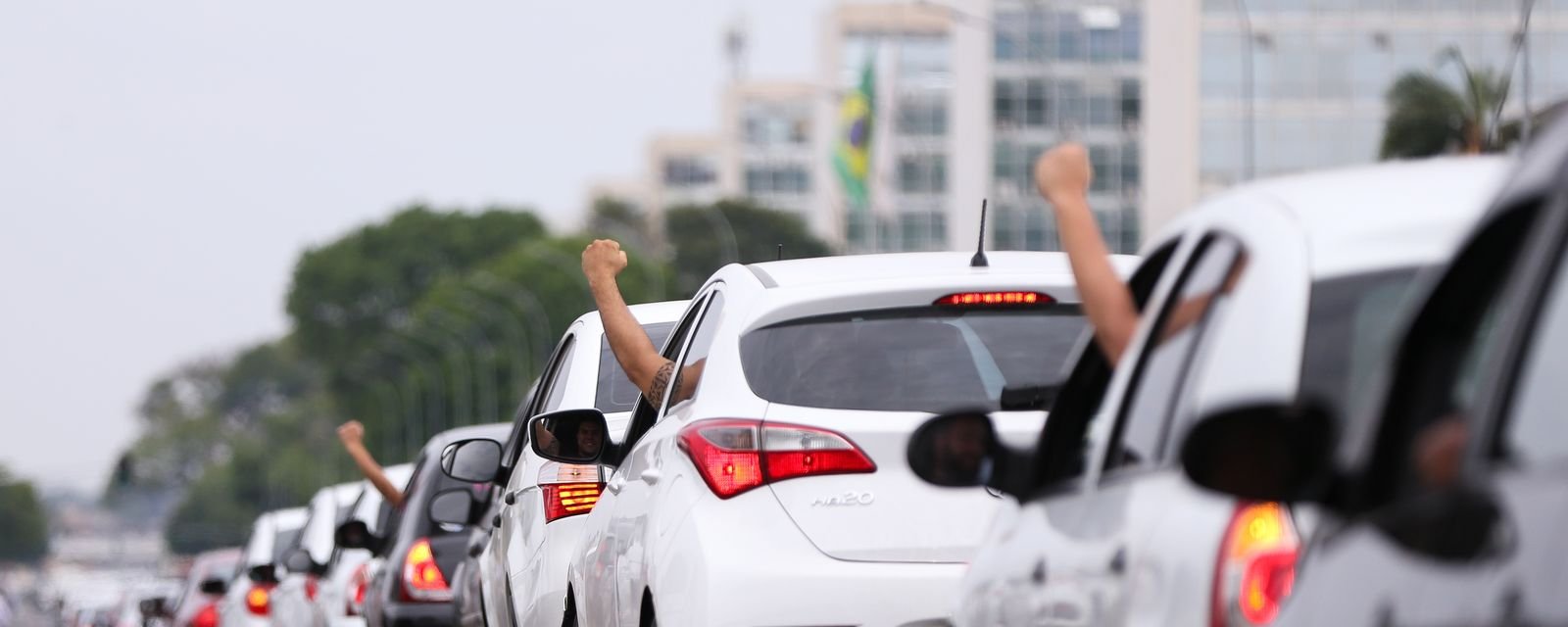 Motoristas de aplicativo sofrem exploração, diz Sakamoto - Imagem do artigo