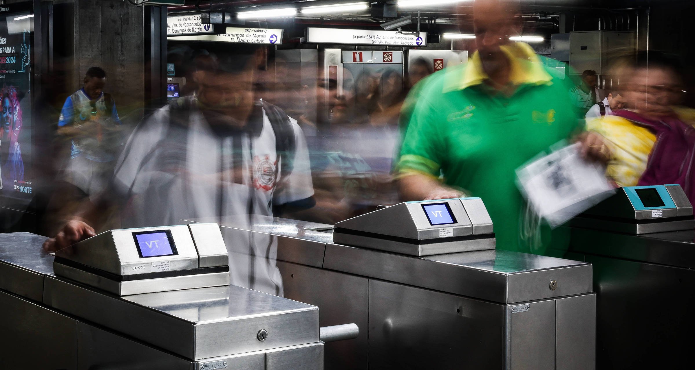 Metrô de SP aceita cartão de débito e crédito nas linhas 1 e 3 - Imagem do artigo