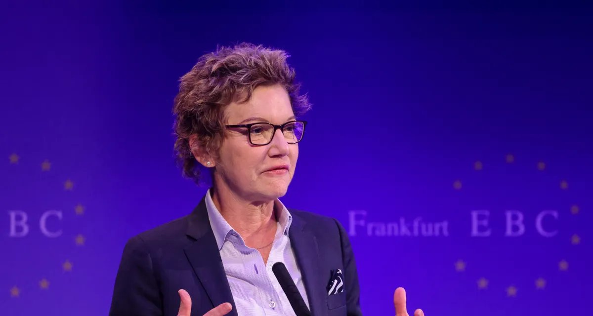 Política monetária restritiva pode prejudicar economia, diz Mary Daly - Imagem do artigo