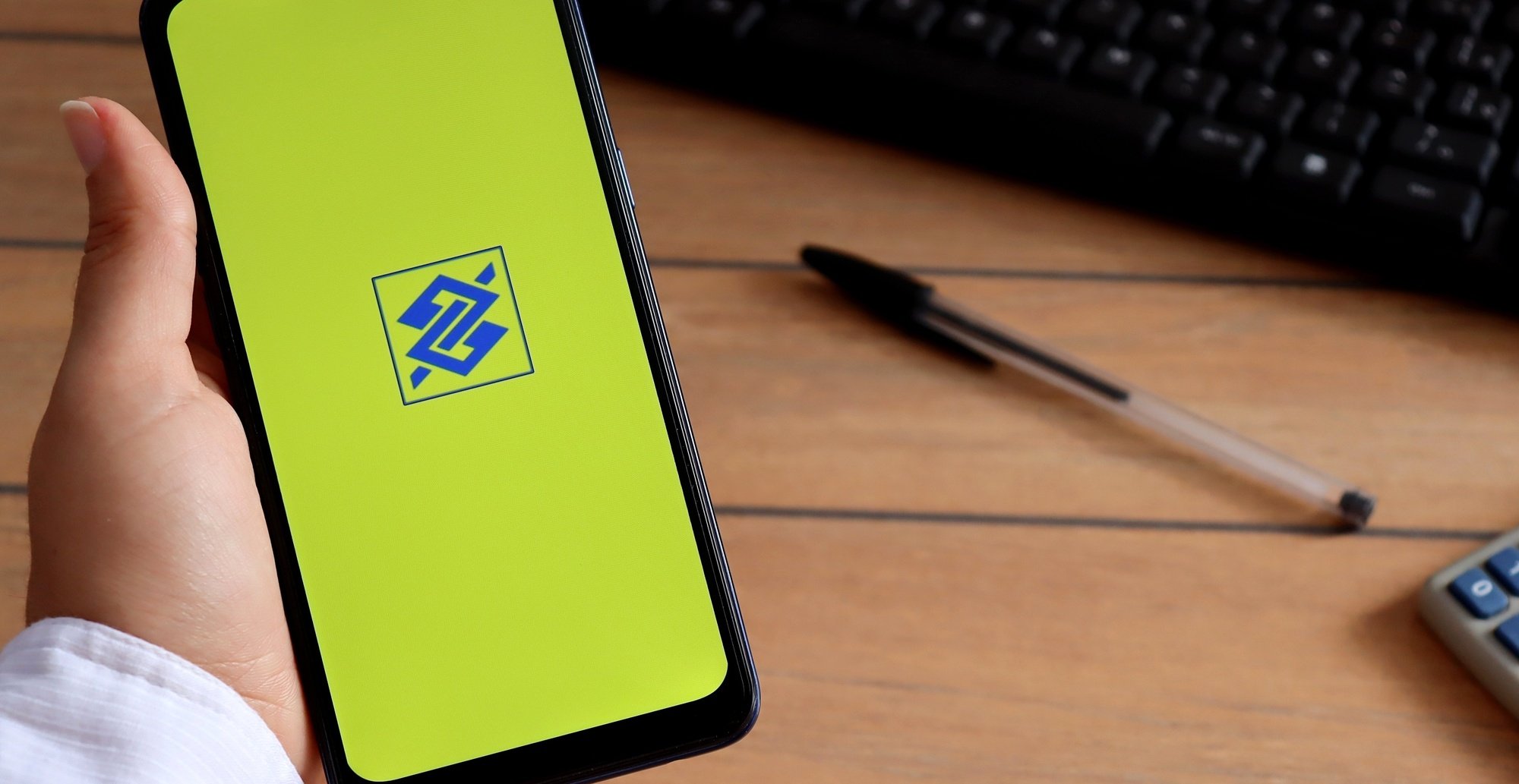 App do Banco do Brasil integra cartão e investimentos em dólar - Imagem do artigo