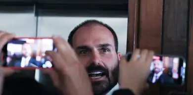 Câmara cassa mandatos de Eduardo Bolsonaro e Ramagem - Imagem do artigo original