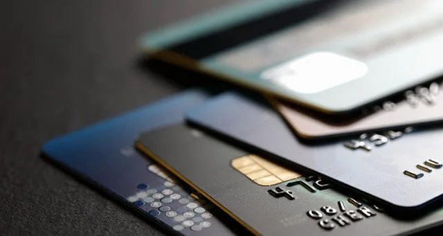 Juros do rotativo do cartão de crédito chegam a 440,5% - Imagem do artigo