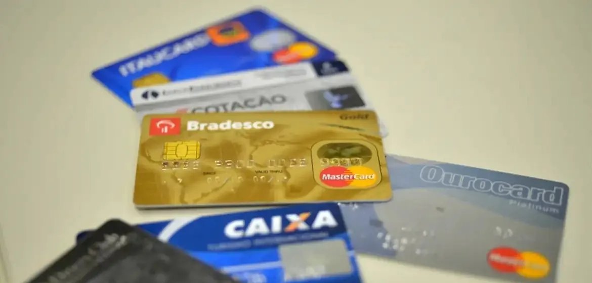 Juros do crédito pessoal e do rotativo sobem em novembro - Imagem do artigo