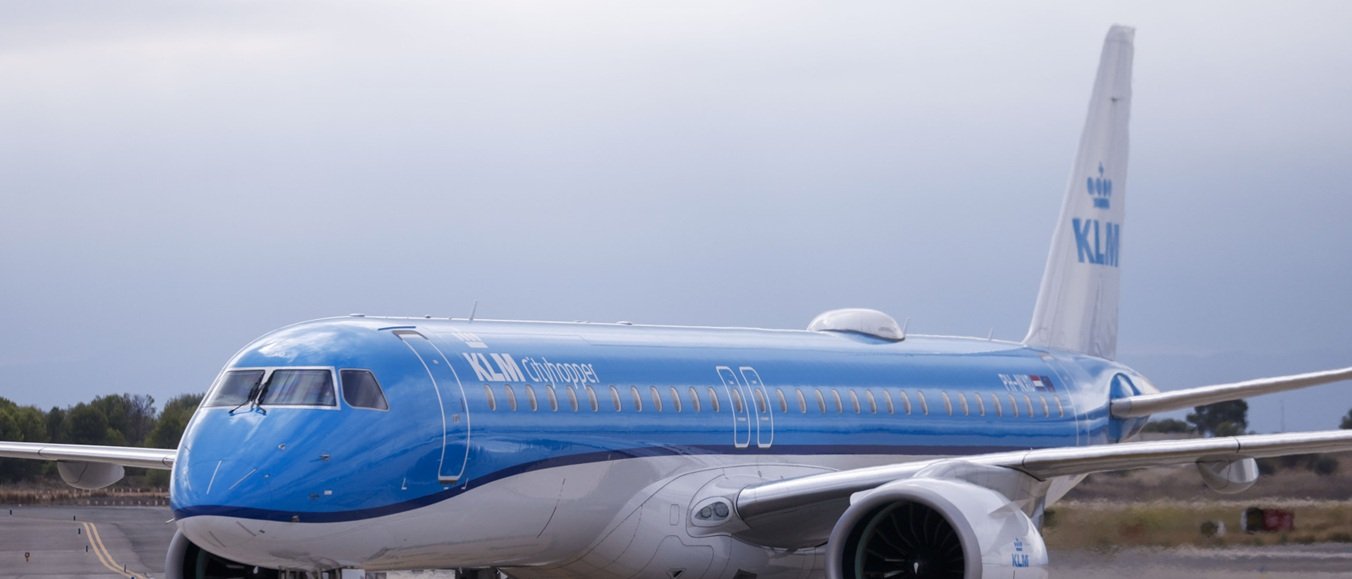 Voo Cracóvia Amsterdam: KLM opera Embraer 195-E2 com serviço gratuito - Imagem do artigo