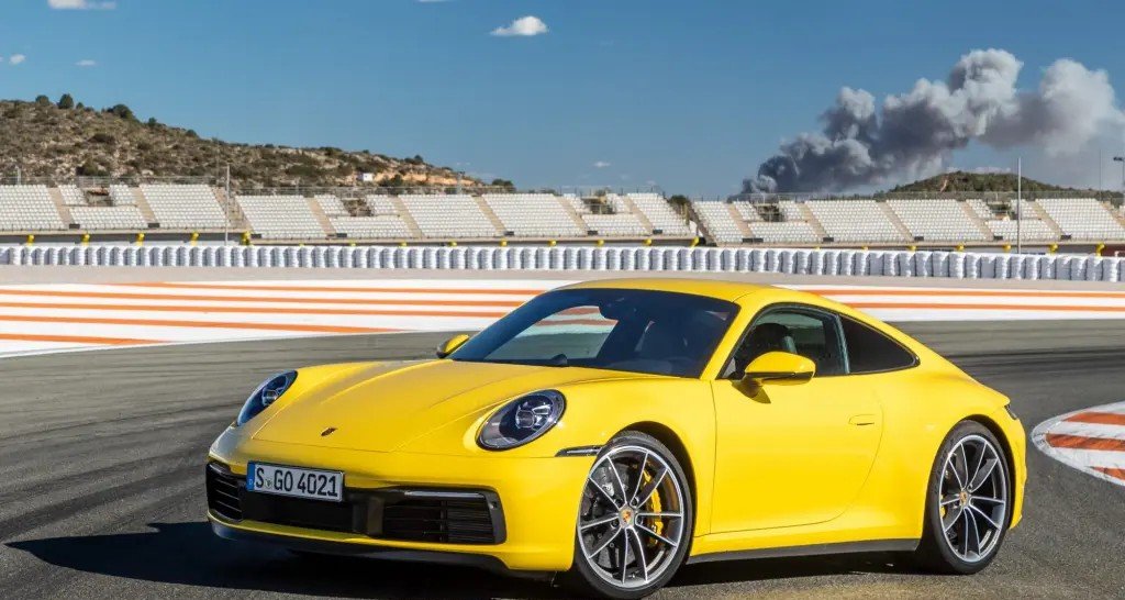 Carros esportivos de luxo lideram vendas em 2025 no Brasil - Imagem do artigo