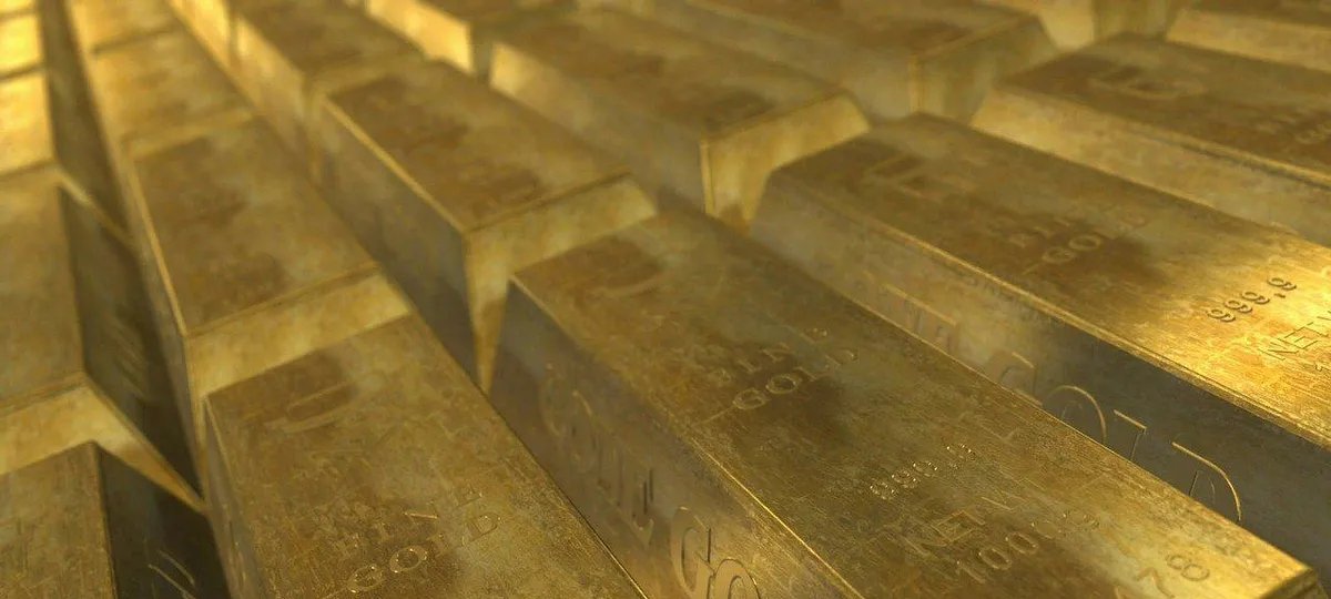Ouro fecha 2025 com maior alta anual apesar de queda no último pregão - Imagem do artigo