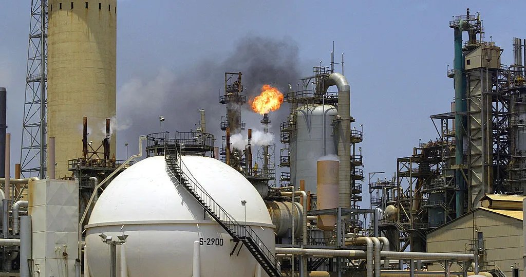 Preço do petróleo recua após ação dos EUA na Venezuela - Imagem do artigo