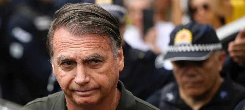 Bolsonaro sofre queda na cela e bate a cabeça, diz Michelle - Imagem do artigo