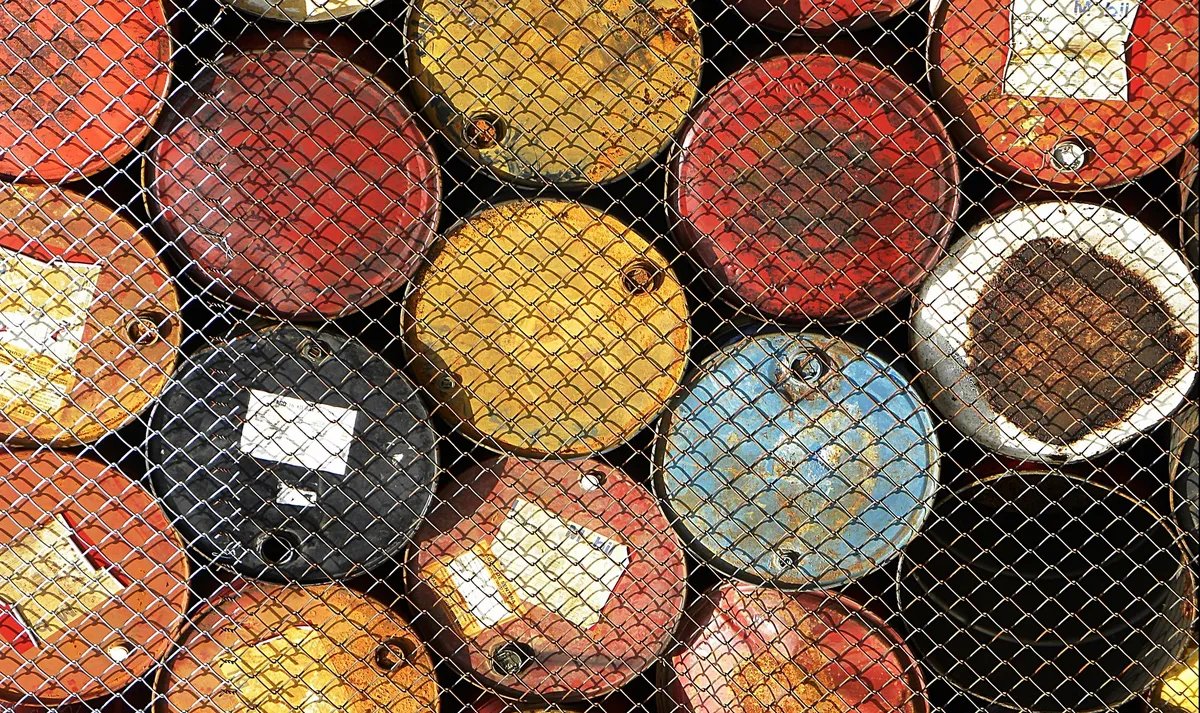 Petróleo sobe com tensões no Irã e atinge valor de novembro - Imagem do artigo