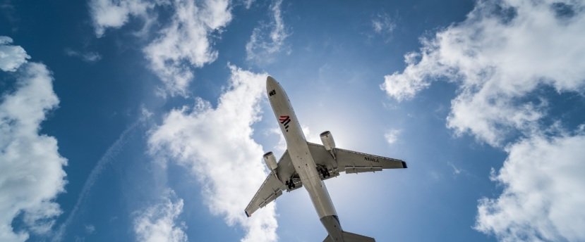 LATAM impulsiona recorde da aviação brasileira em 2025 - Imagem do artigo