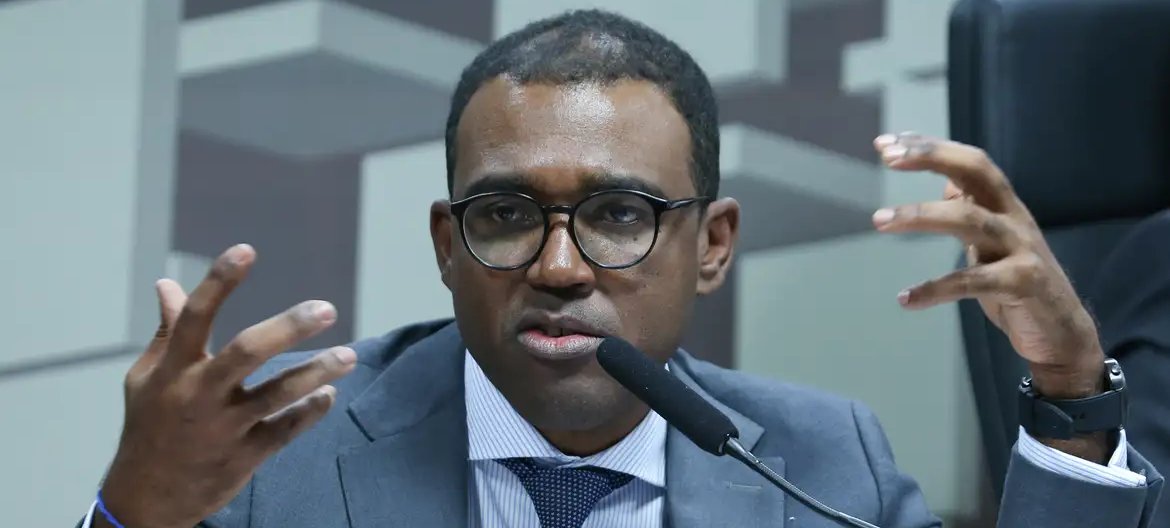 Caso Master: diretor do BC libera dados bancários ao MPF - Imagem do artigo