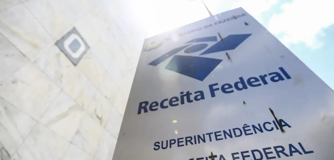 Receita Federal intensifica fiscalização com cartão de crédito - Imagem do artigo