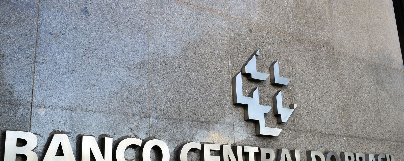 Juros para famílias saltam para 60,1% ao ano em 2025 - Imagem do artigo