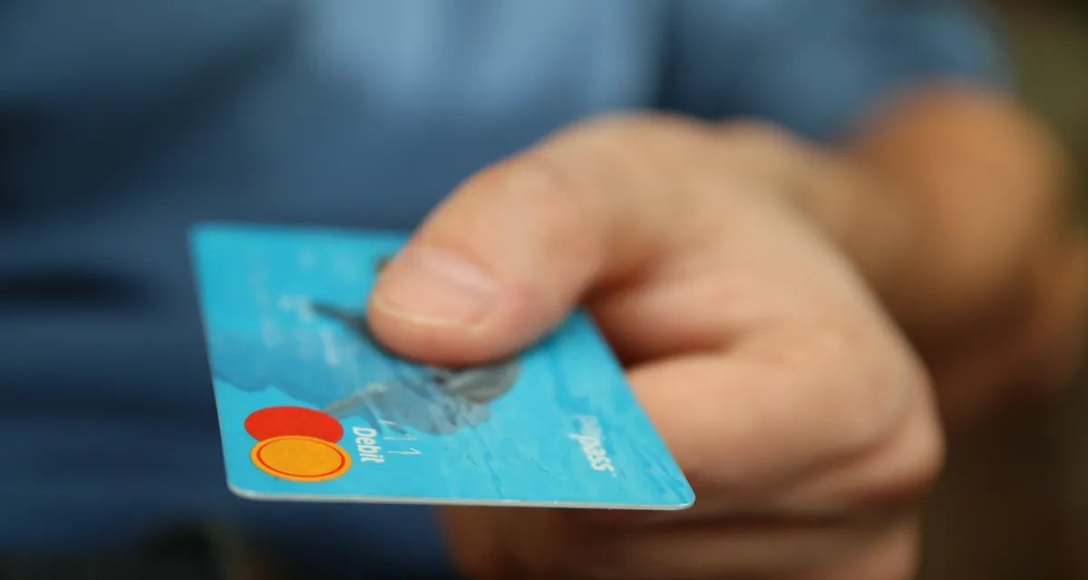 Receita Federal nega alerta sobre uso do cartão de crédito - Imagem do artigo