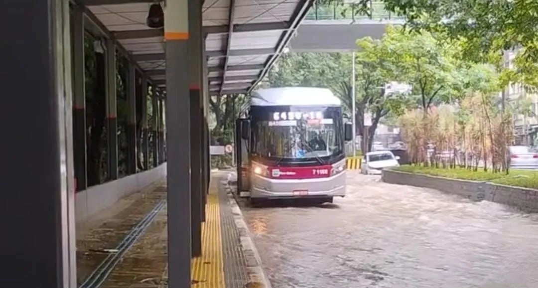 Chuva forte em São Paulo provoca alagamentos e alerta - Imagem do artigo