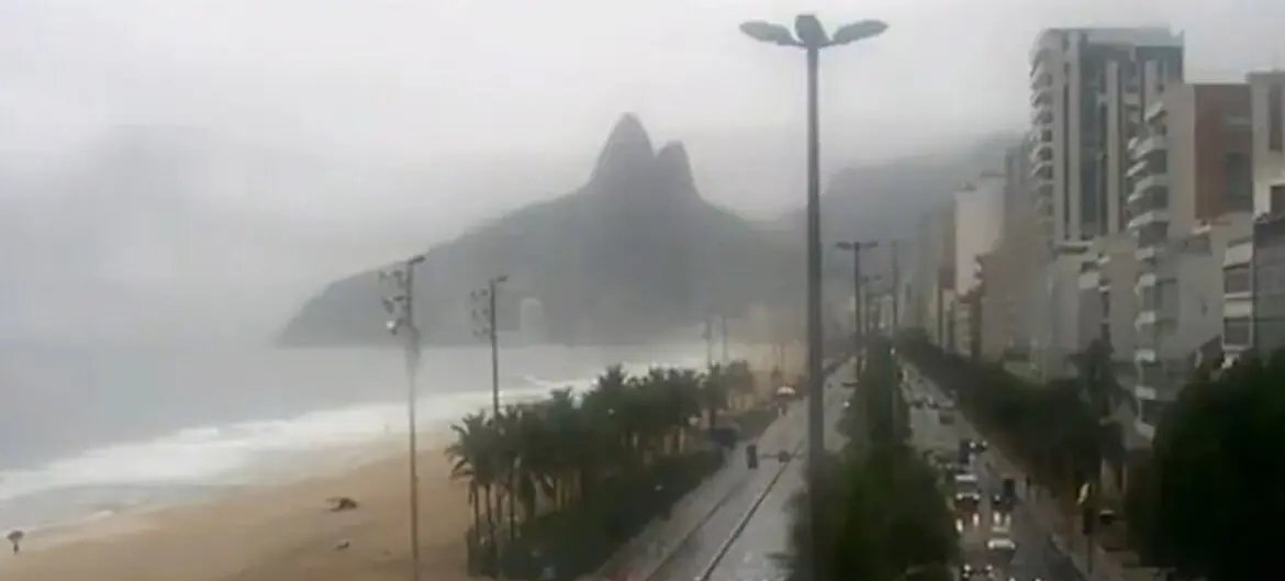 Chuva forte no Rio coloca cidade em estágio 2 de alerta - Imagem do artigo