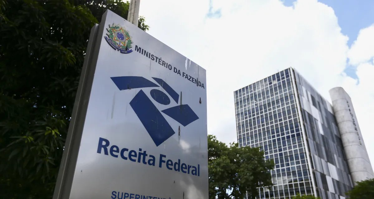 Receita Federal nega bloqueio de contas e cartões - Imagem do artigo