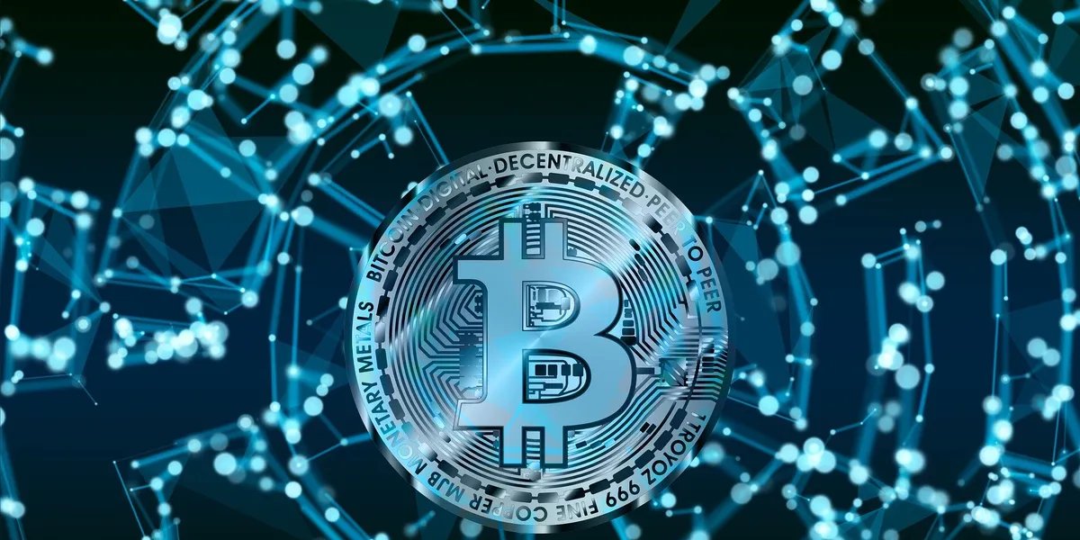 Bitcoin cai 1,2% na sexta-feira 13, mas mantém alta semanal - Imagem do artigo
