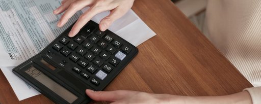 Juros do cartão de crédito rotativo: teto de 100% freia - Imagem do artigo